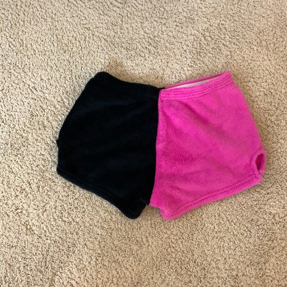Cozy Sweat Short - S/M - Picture 2 of 3